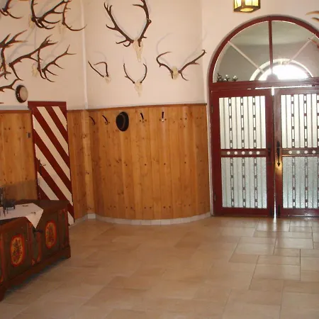 Ferienwohnung Schloss Dornbach *